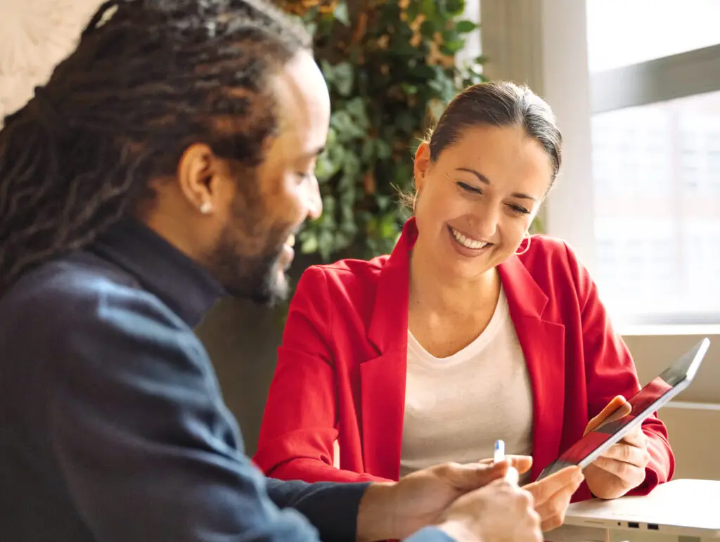 Agent discussing with an employer representative